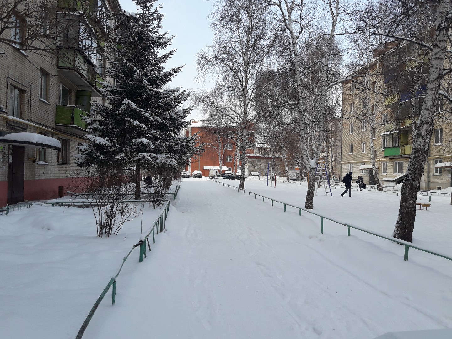 Респ. Башкортостан, р-н. Белорецкий, г. Белорецк, ул. Карла Маркса, д. 88-придомовая территория