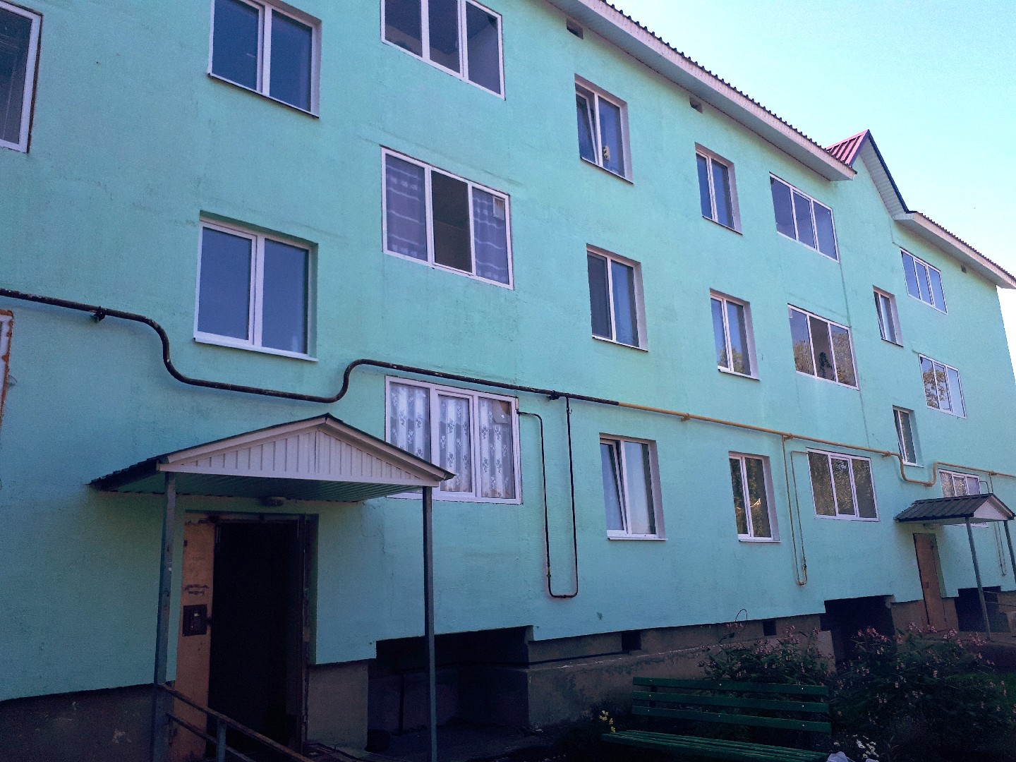 Респ. Башкортостан, р-н. Ишимбайский, г. Ишимбай, ул. Гагарина, д. 65б-фасад здания