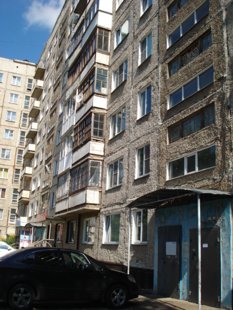 край. Алтайский, г. Заринск, ул. Металлургов, д. 7-фасад здания