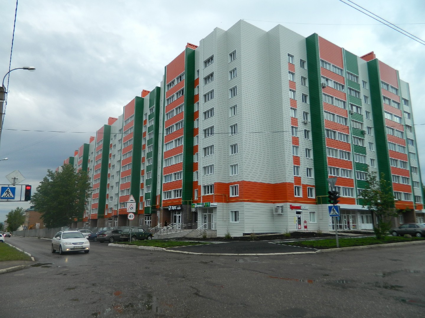 Респ. Башкортостан, г. Кумертау, ул. Комсомольская, д. 12-фасад здания