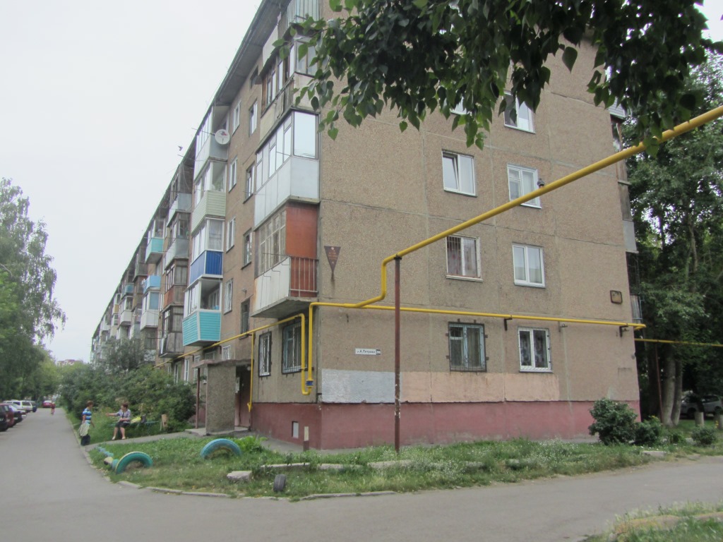край. Алтайский, г. Барнаул, ул. Антона Петрова, д. 206-фасад здания