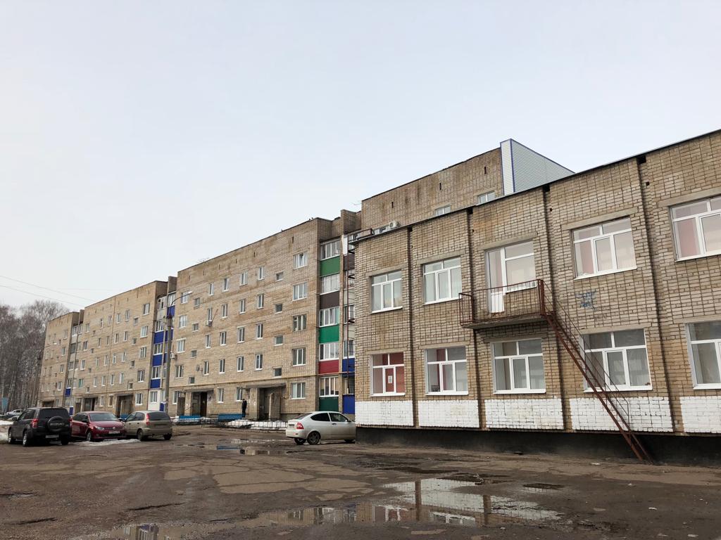 Респ. Башкортостан, г. Стерлитамак, ул. Дружбы, д. 37, к. а-фасад здания