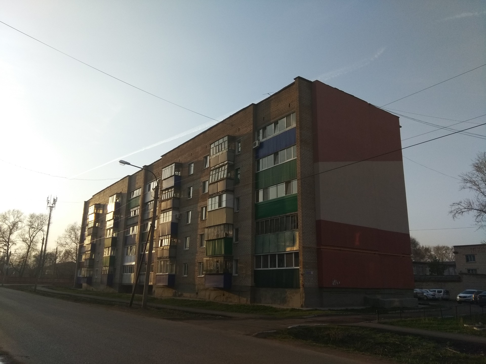 Респ. Башкортостан, г. Стерлитамак, ул. Нахимова, д. 10-фасад здания