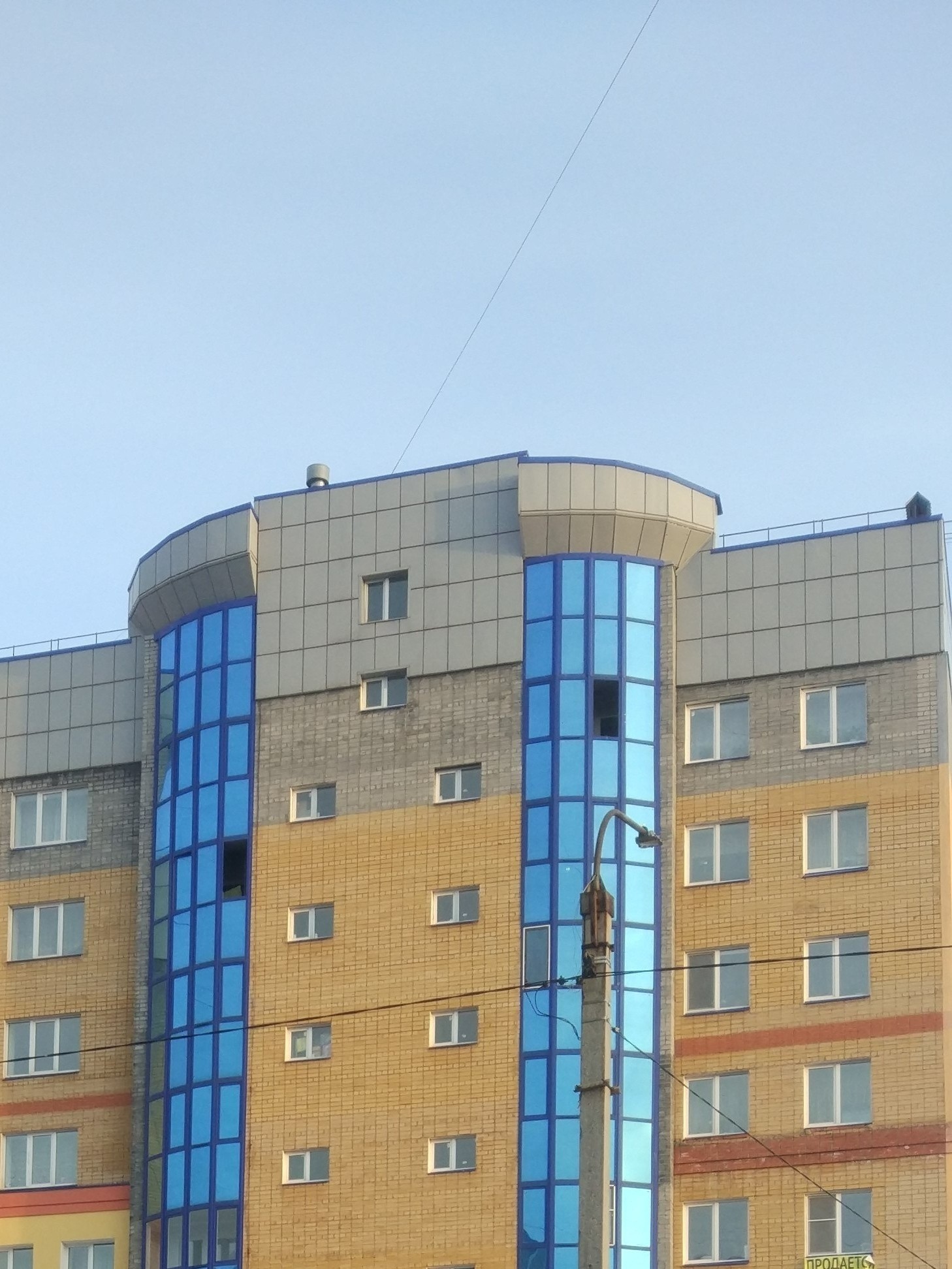 Респ. Башкортостан, р-н. Стерлитамакский, с. Мариинский, ул. Лазурная, д. 3-фасад здания
