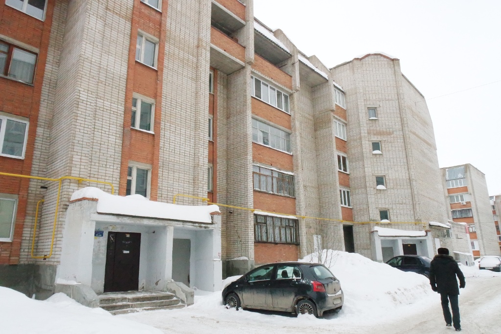 Респ. Башкортостан, г. Стерлитамак, ул. Суханова, д. 10, к. Б-фасад здания