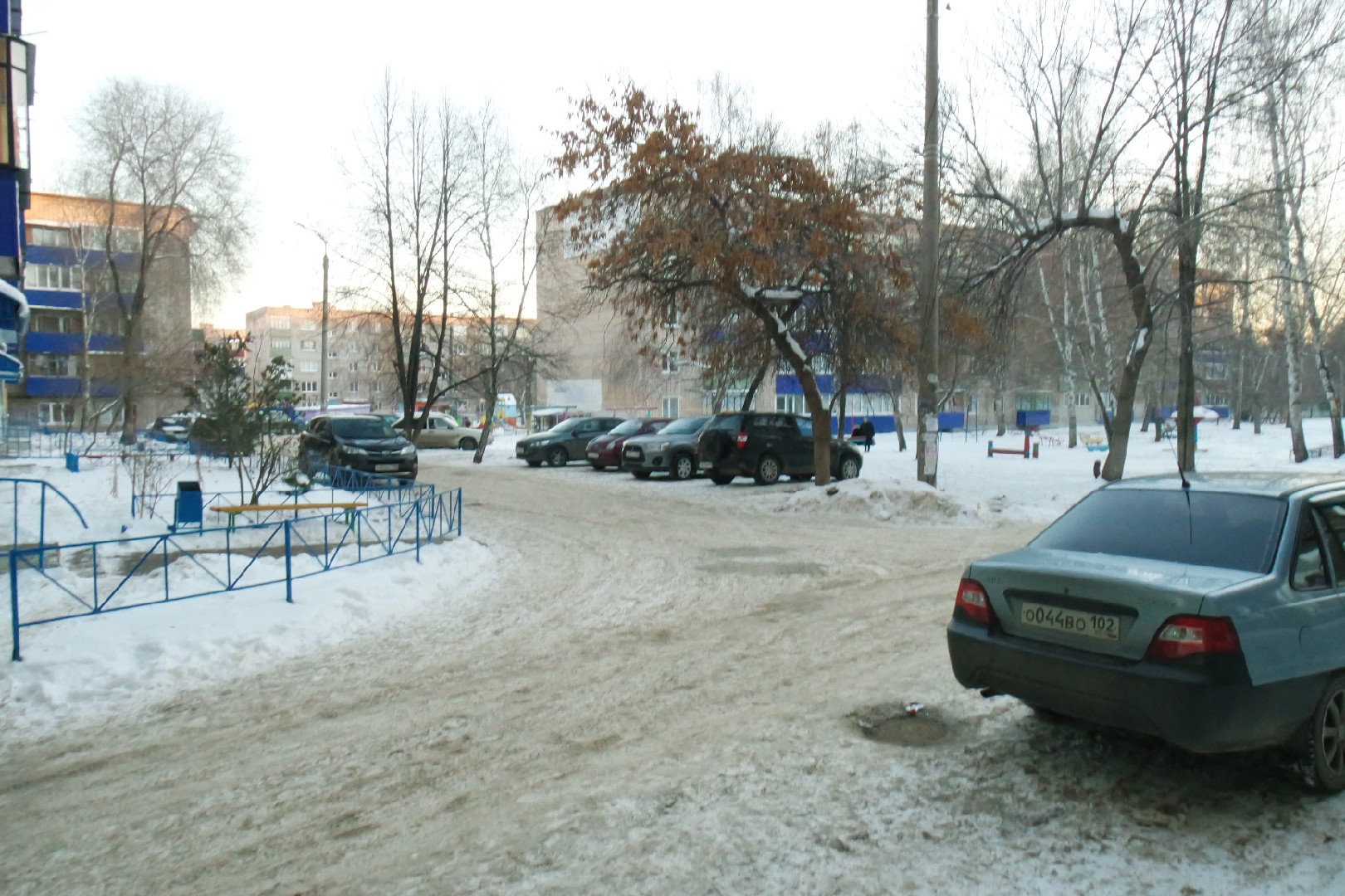 Респ. Башкортостан, г. Стерлитамак, ул. Худайбердина, д. 79-придомовая территория