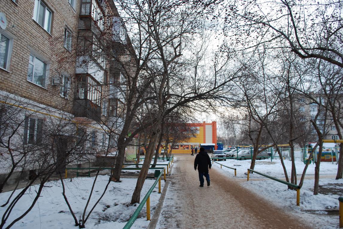 Респ. Башкортостан, р-н. Туймазинский, с. Субханкулово, ул. Черняева, д. 1-придомовая территория