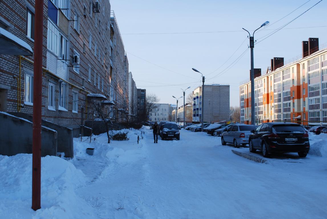 Респ. Башкортостан, р-н. Туймазинский, г. Туймазы, ул. Островского, д. 28-придомовая территория