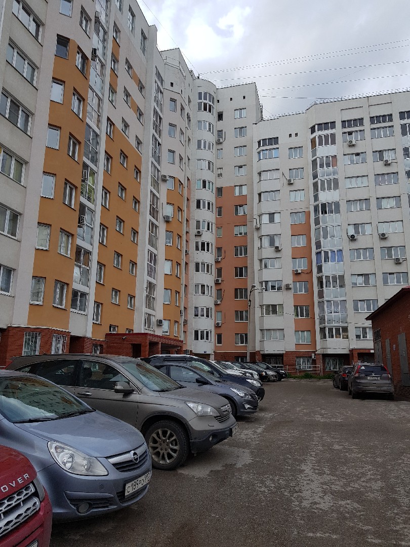 Респ. Башкортостан, г. Уфа, ул. 8 Марта, д. 32-фасад здания