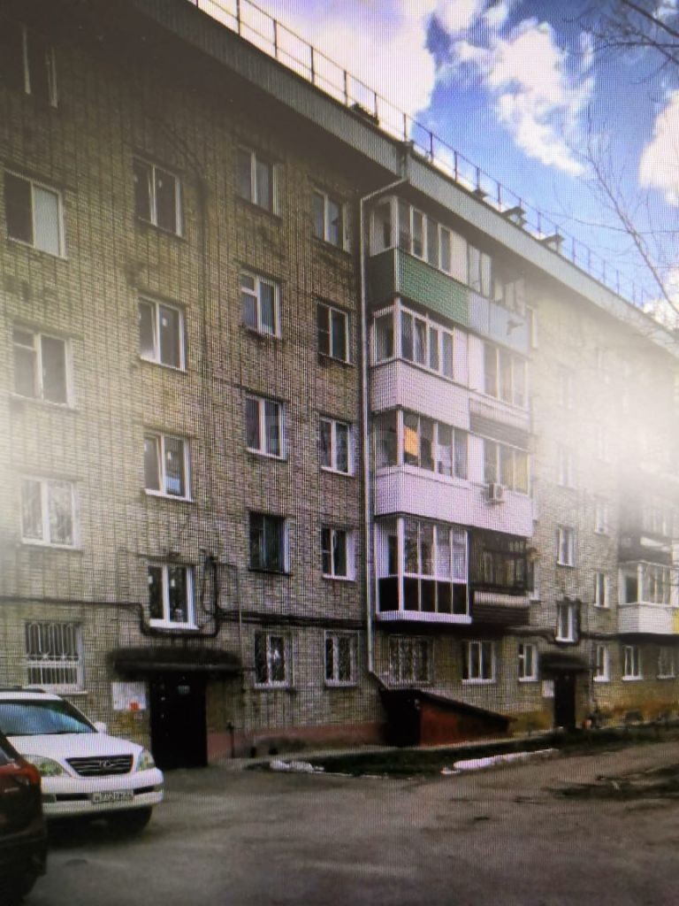край. Алтайский, г. Барнаул, ул. Антона Петрова, д. 213-фасад здания