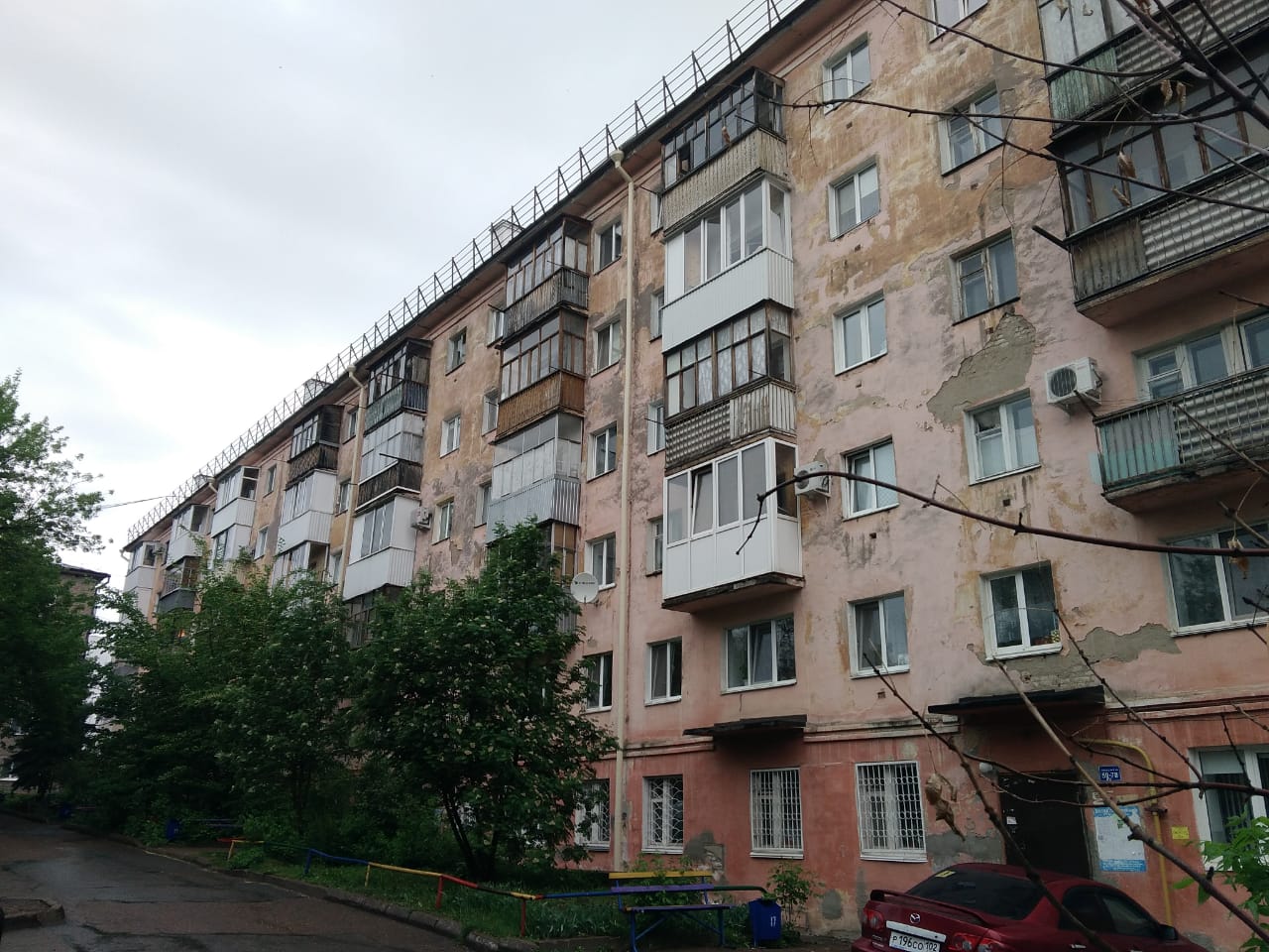 Респ. Башкортостан, г. Уфа, ул. Белякова, д. 32-придомовая территория