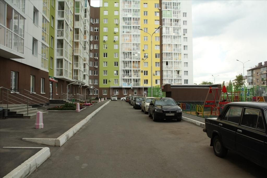 Респ. Башкортостан, г. Уфа, ул. Бориса Домашникова, д. 22-придомовая территория