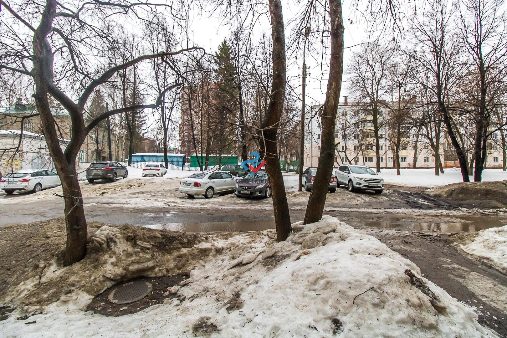 Респ. Башкортостан, г. Уфа, ул. Братьев Кадомцевых, д. 11/1-придомовая территория