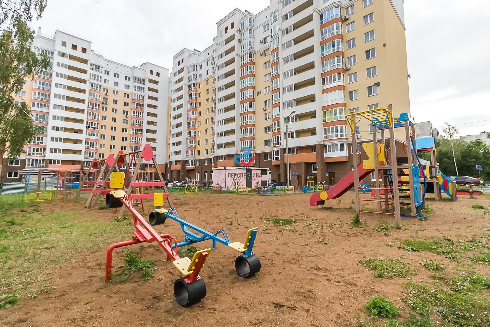 Респ. Башкортостан, г. Уфа, ул. Владивостокская, д. 12-придомовая территория