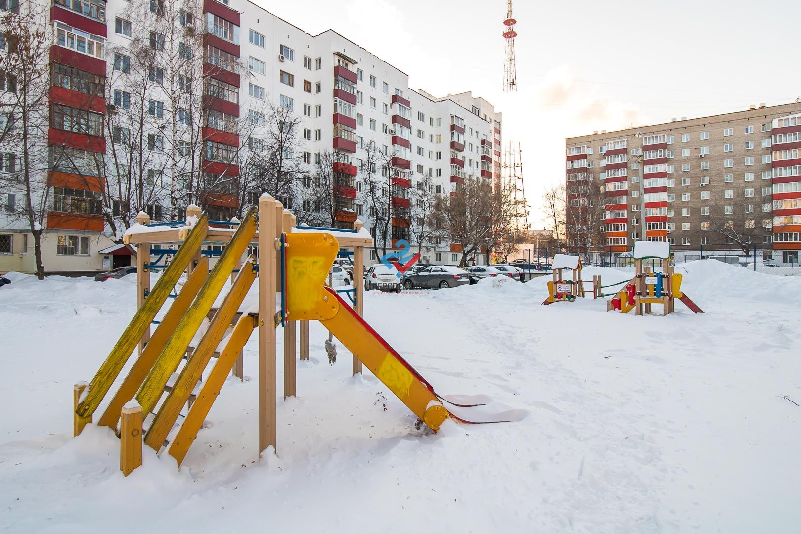 Респ. Башкортостан, г. Уфа, ул. Гафури, д. 4-придомовая территория