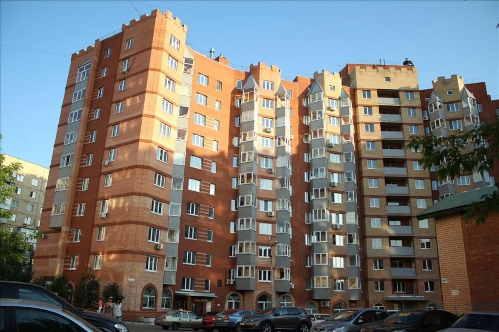 Респ. Башкортостан, г. Уфа, б-р. Дуванский, д. 21-фасад здания