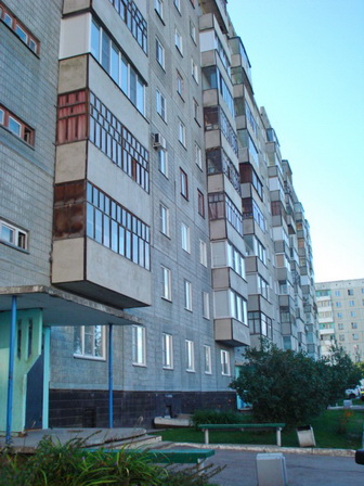 край. Алтайский, г. Заринск, ул. Таратынова, д. 1-фасад здания