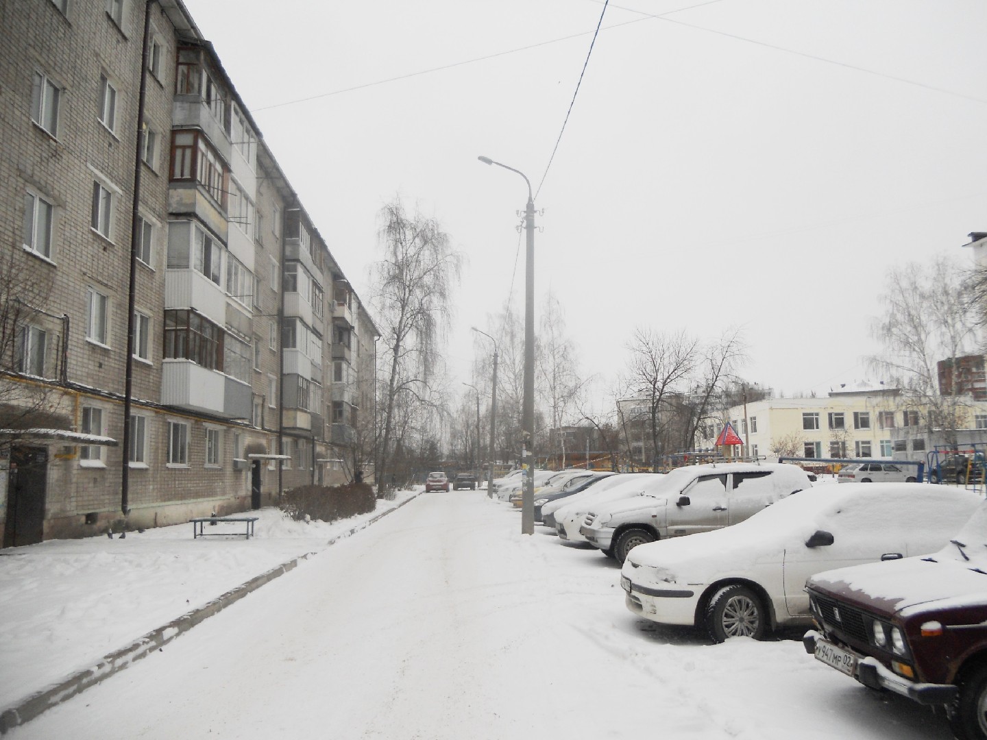 Респ. Башкортостан, г. Уфа, ул. Левитана, д. 22/2-придомовая территория