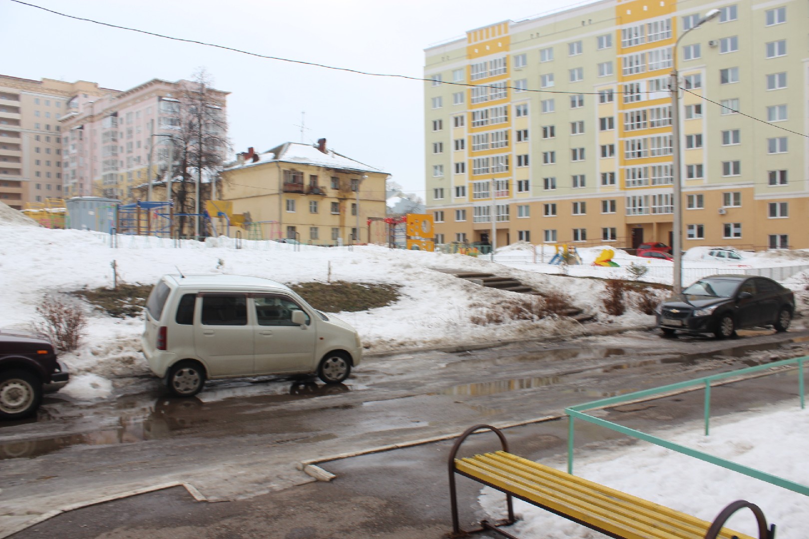 Респ. Башкортостан, г. Уфа, ул. Максима Горького, д. 68-придомовая территория