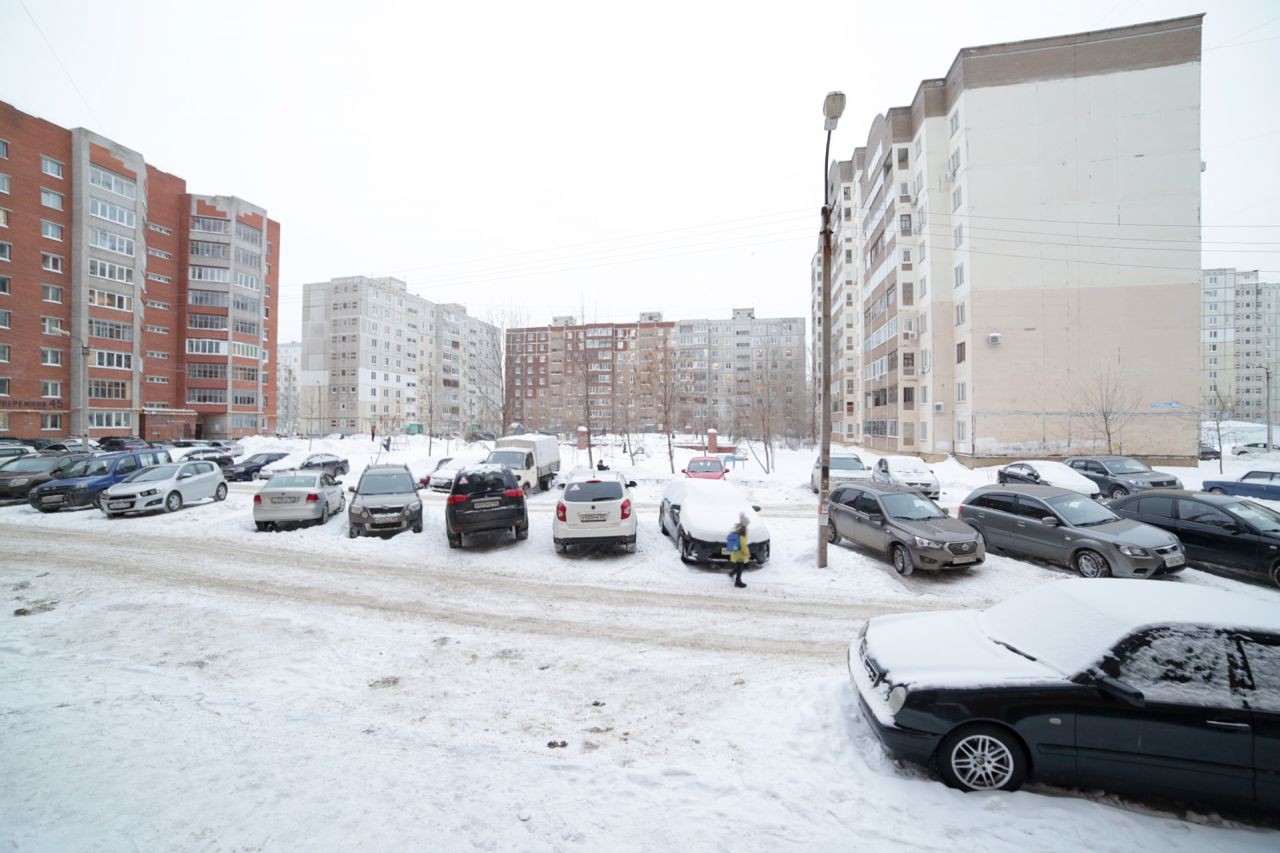 Респ. Башкортостан, г. Уфа, ул. Набережная реки Уфы, д. 45-придомовая территория