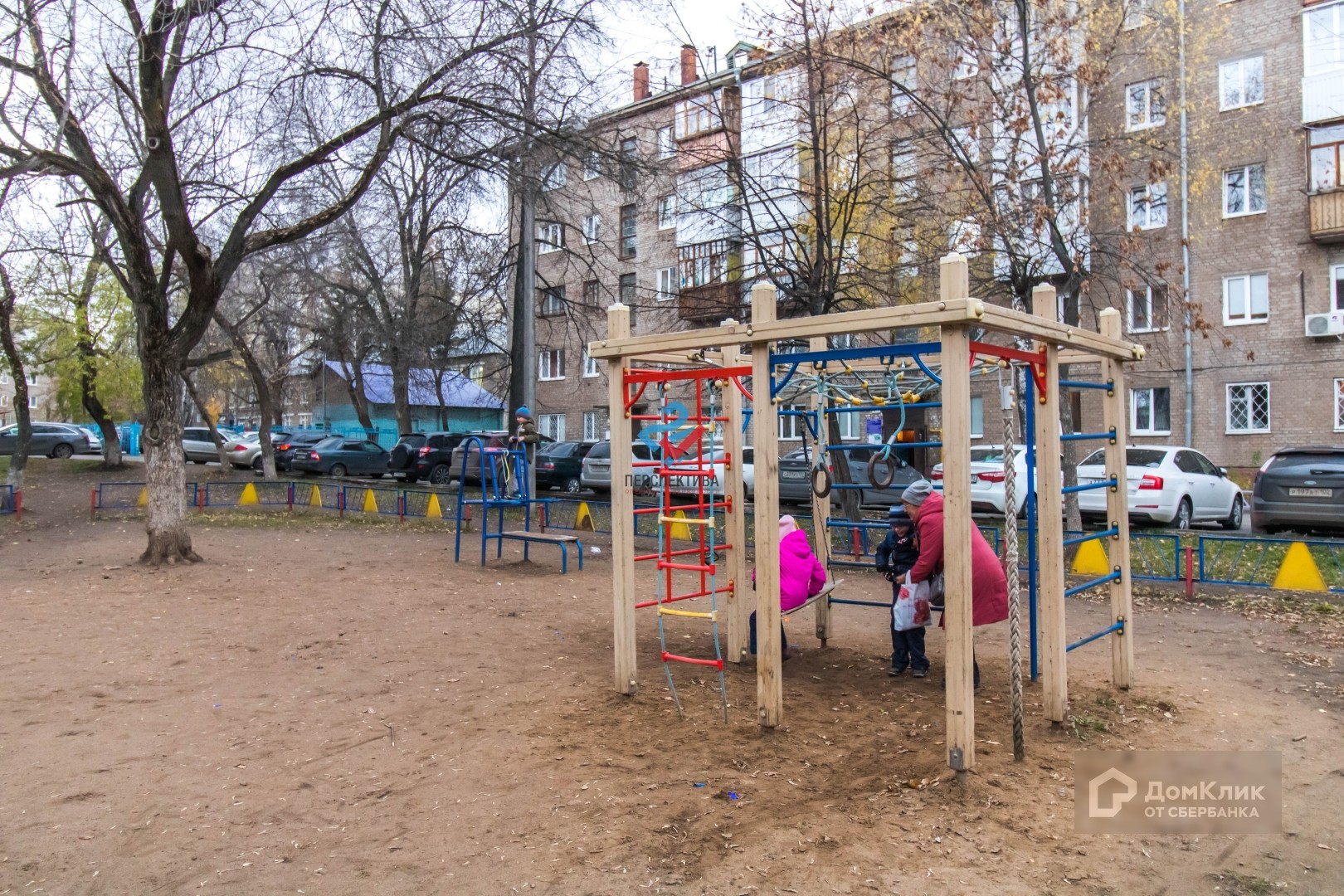 Респ. Башкортостан, г. Уфа, пр-кт. Октября, д. 131/1-придомовая территория