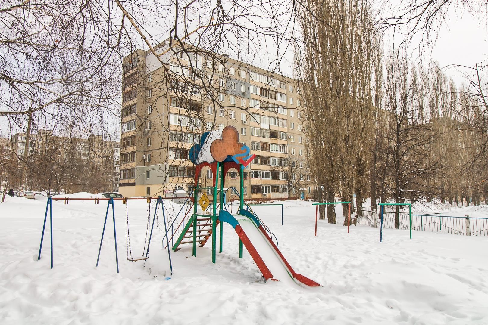 Респ. Башкортостан, г. Уфа, ул. Рабкоров, д. 14-придомовая территория