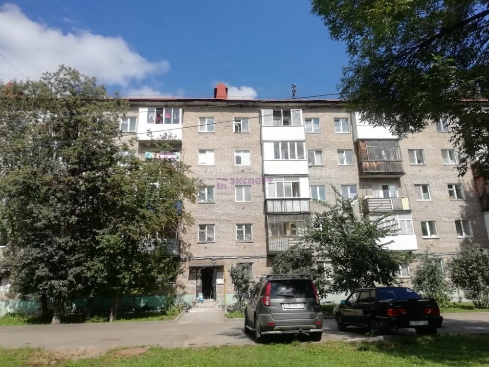 Респ. Башкортостан, г. Уфа, ул. Революционная, д. 60-фасад здания