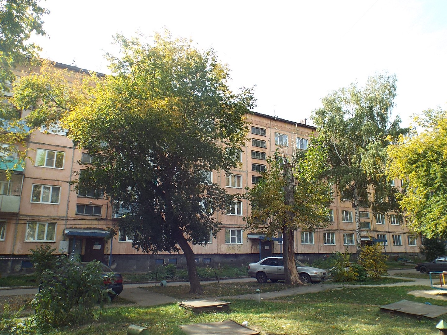 край. Алтайский, г. Барнаул, ул. Антона Петрова, д. 217-фасад здания