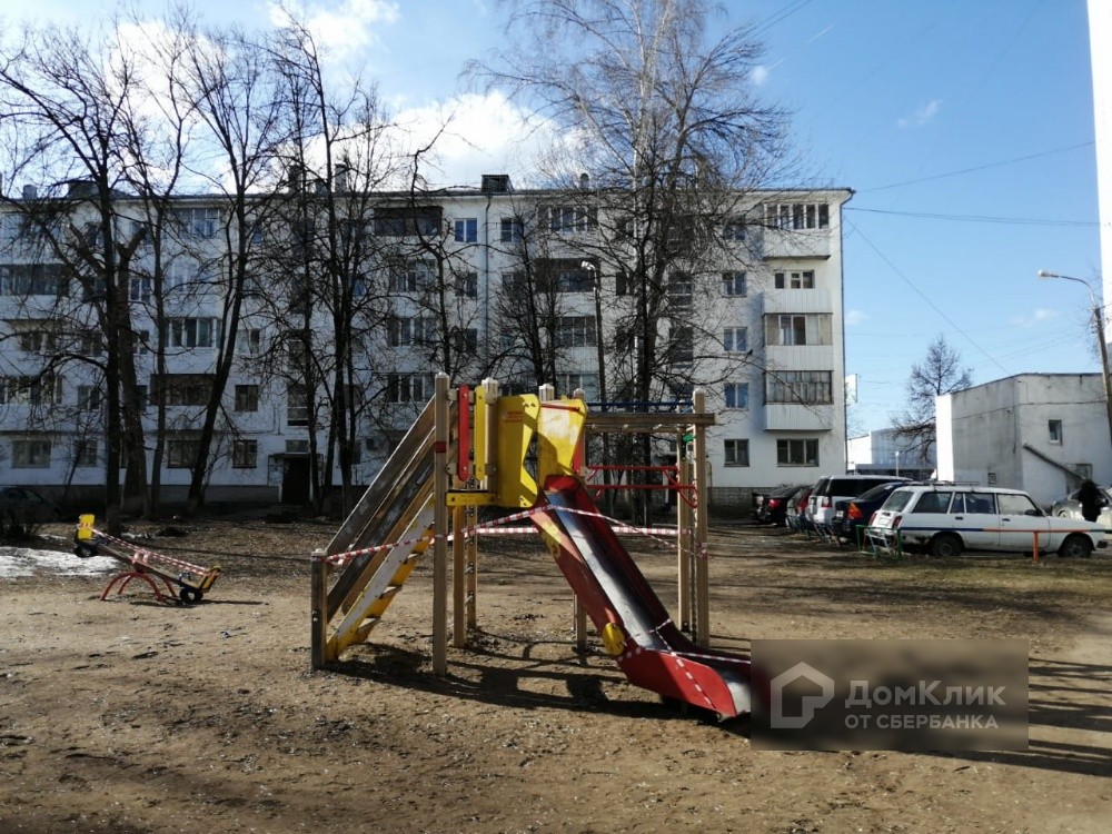 Респ. Башкортостан, г. Уфа, ул. Рихарда Зорге, д. 40-придомовая территория