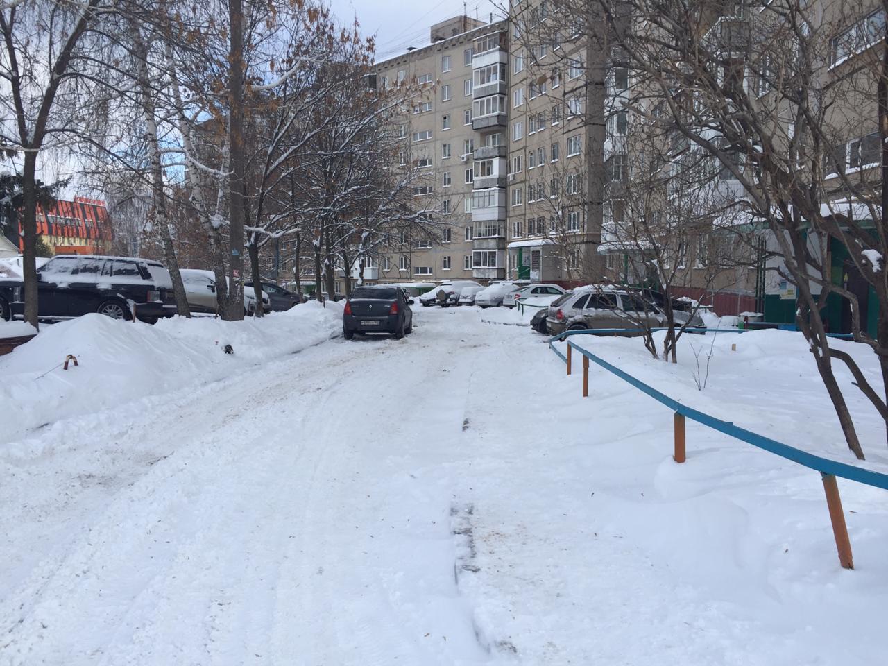 Респ. Башкортостан, г. Уфа, ул. Софьи Перовской, д. 11/5-придомовая территория