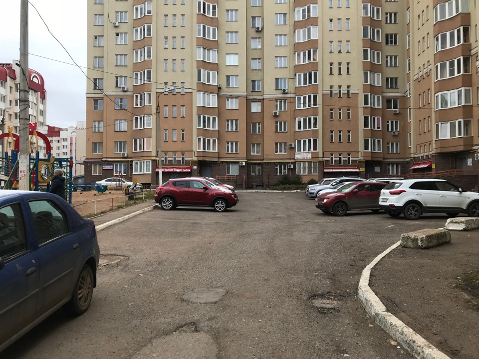 Респ. Башкортостан, г. Уфа, ул. Софьи Перовской, д. 44, к. 2-придомовая территория