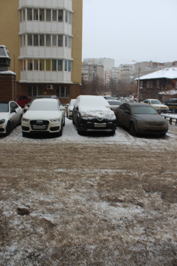 Респ. Башкортостан, г. Уфа, ул. Степана Злобина, д. 6-придомовая территория