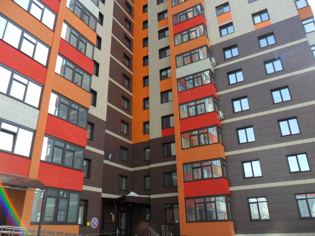 край. Алтайский, г. Барнаул, ул. Антона Петрова, д. 219-фасад здания