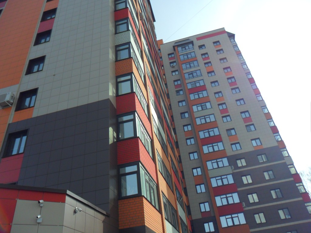 край. Алтайский, г. Барнаул, ул. Антона Петрова, д. 219-фасад здания