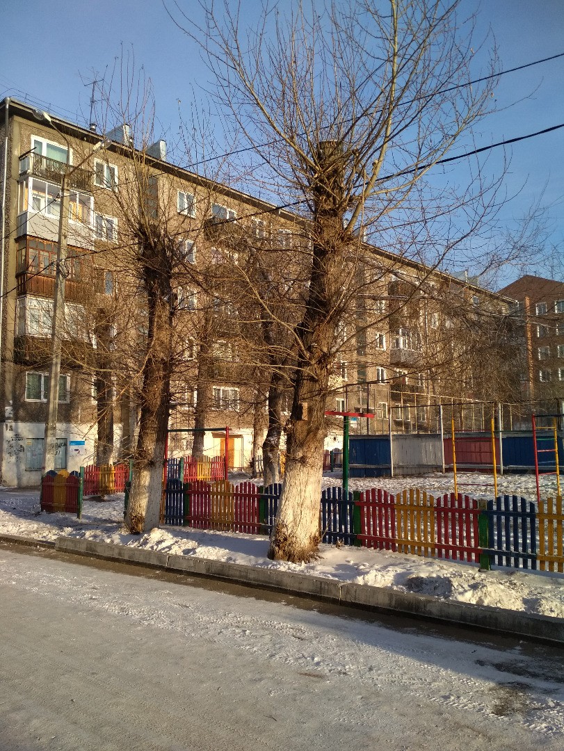 Респ. Бурятия, г. Улан-Удэ, ул. Добролюбова, д. 2-фасад здания