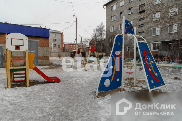 Респ. Бурятия, г. Улан-Удэ, ул. Жердева, д. 52-придомовая территория