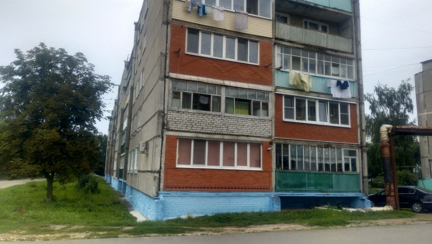 обл. Брянская, г. Новозыбков, пл. Красная, д. 1-фасад здания