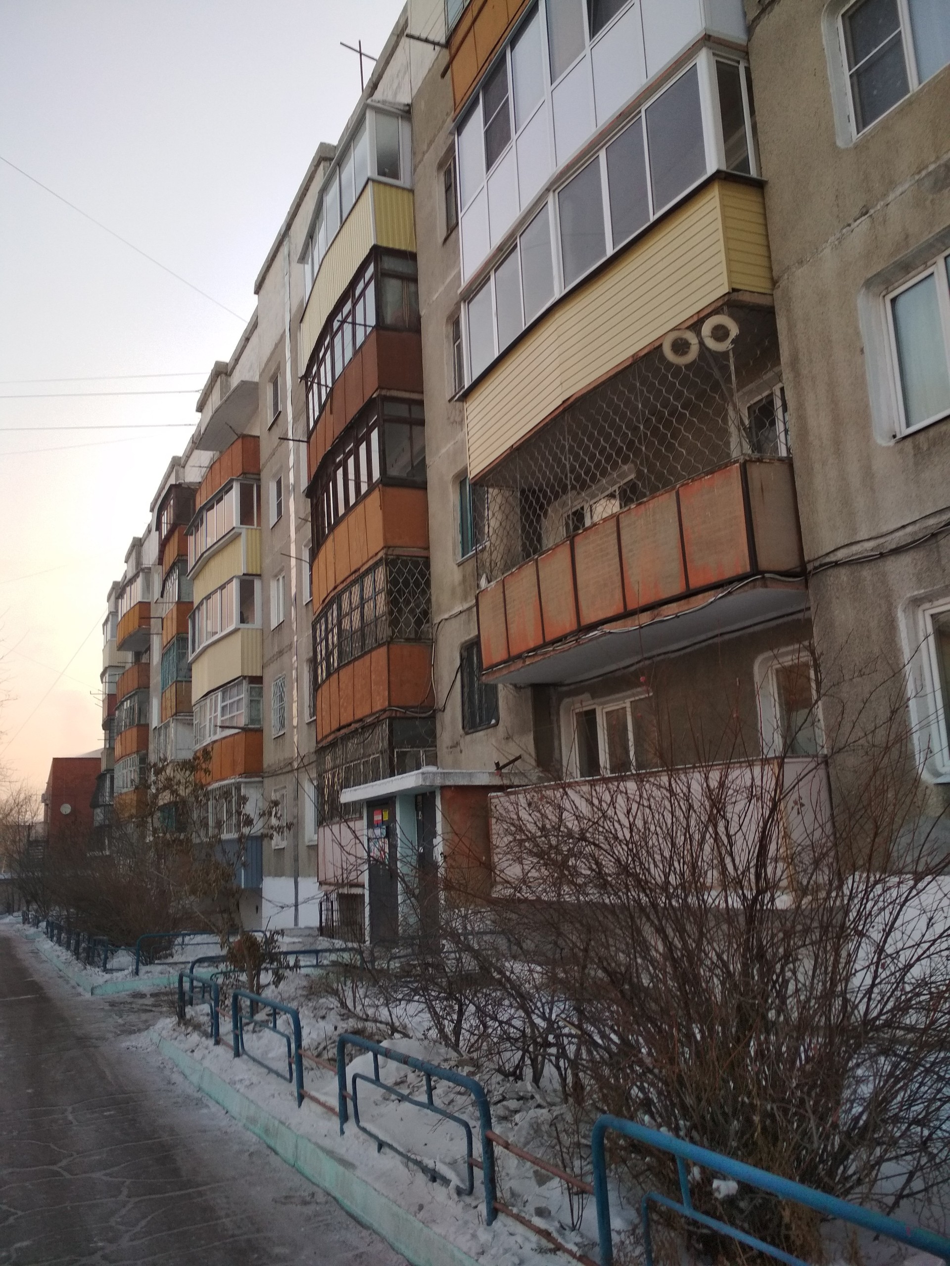 Респ. Бурятия, г. Улан-Удэ, ул. Тулаева, д. 148-фасад здания