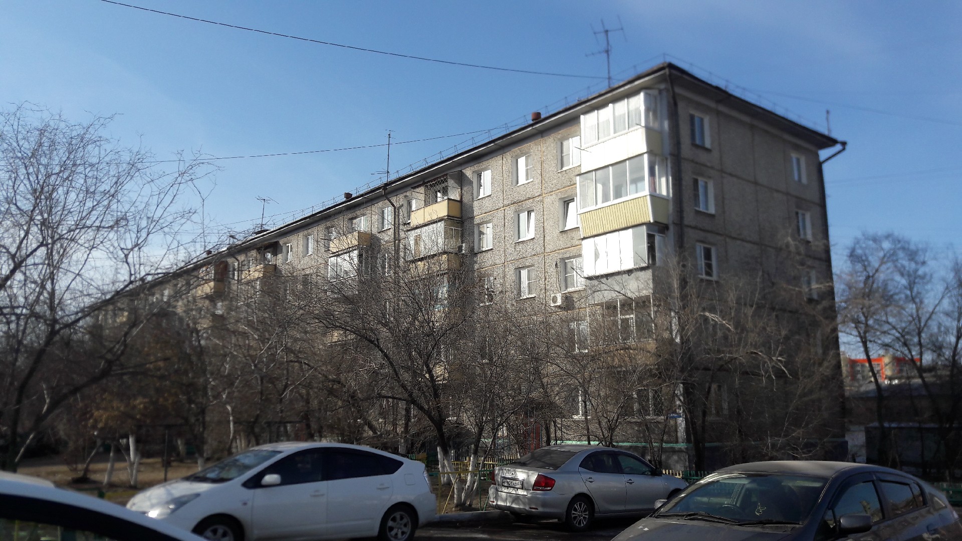 Респ. Бурятия, г. Улан-Удэ, ул. Цыбикова, д. 4-фасад здания