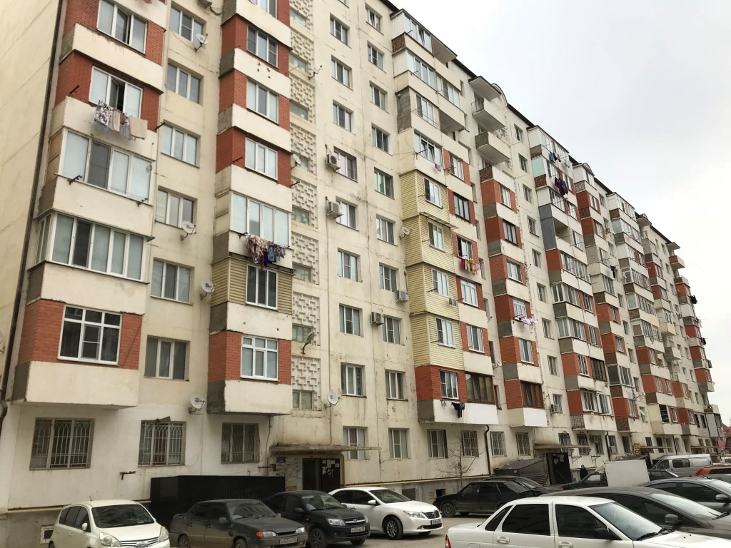 Респ. Дагестан, г. Каспийск, ул. Хизроева, д. 20-фасад здания