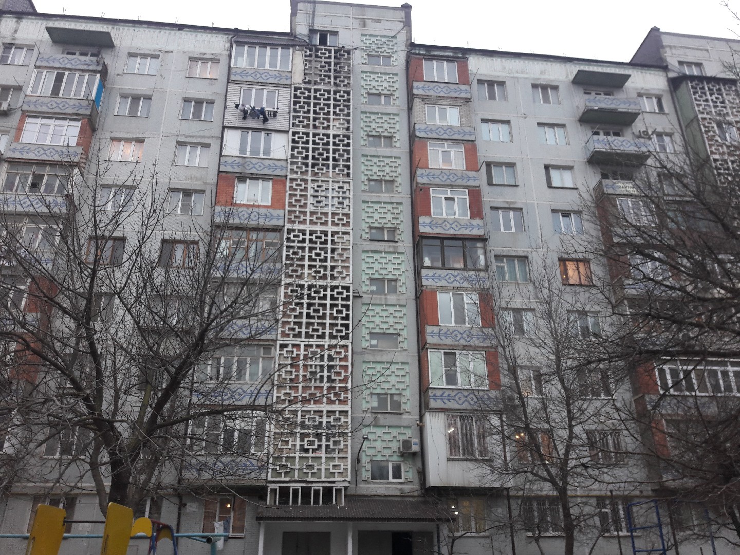 Респ. Дагестан, г. Махачкала, ул. З.Космодемьянской, д. 1-фасад здания