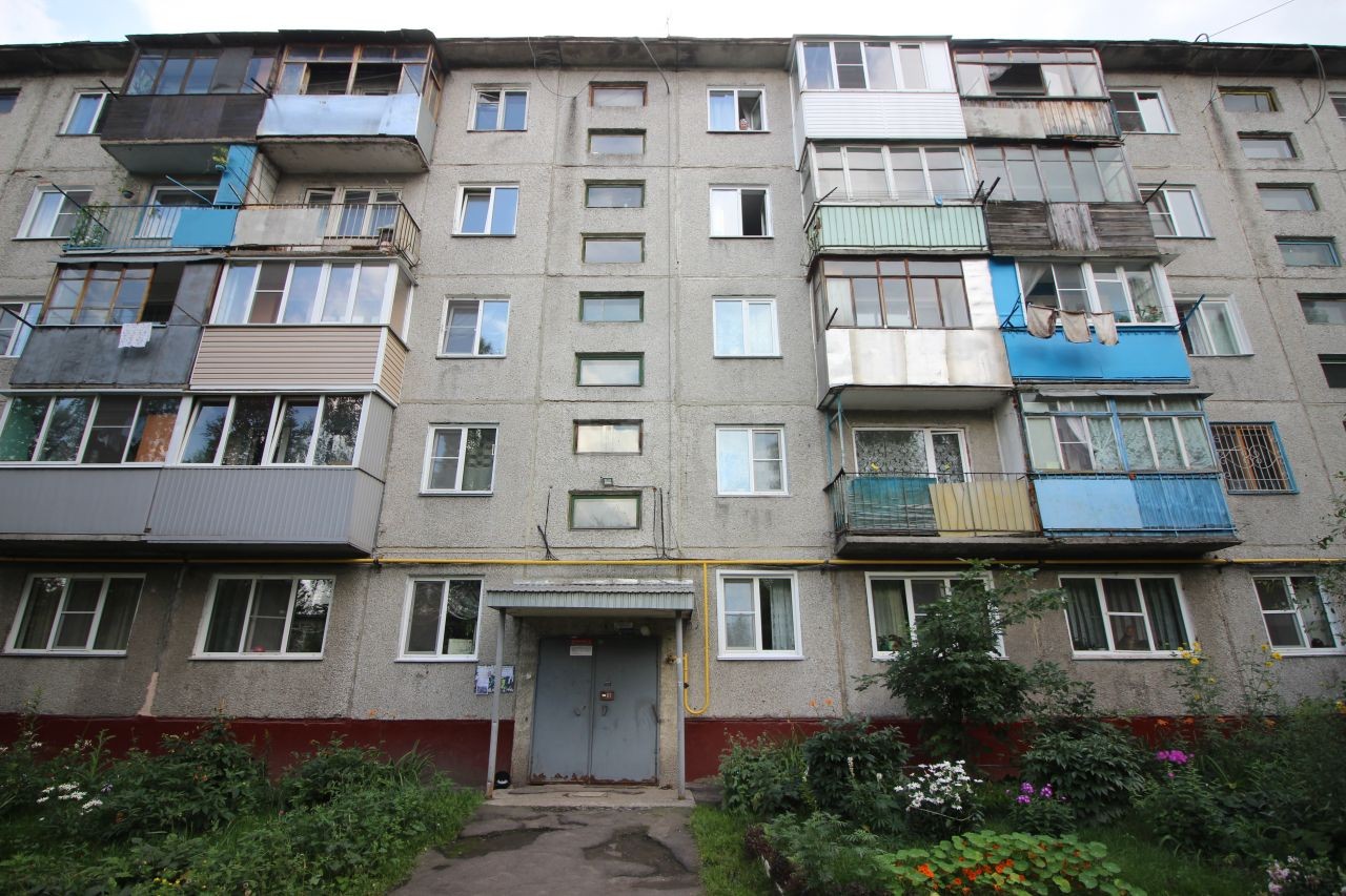 край. Алтайский, г. Барнаул, ул. Антона Петрова, д. 230-фасад здания