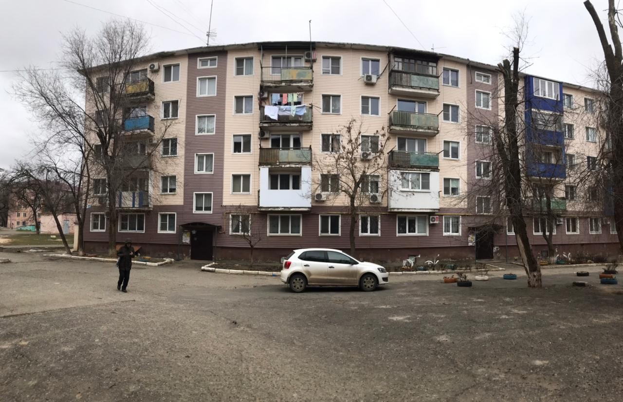 Респ. Калмыкия, г. Элиста, ул. Ю.Клыкова, д.  128-фасад здания