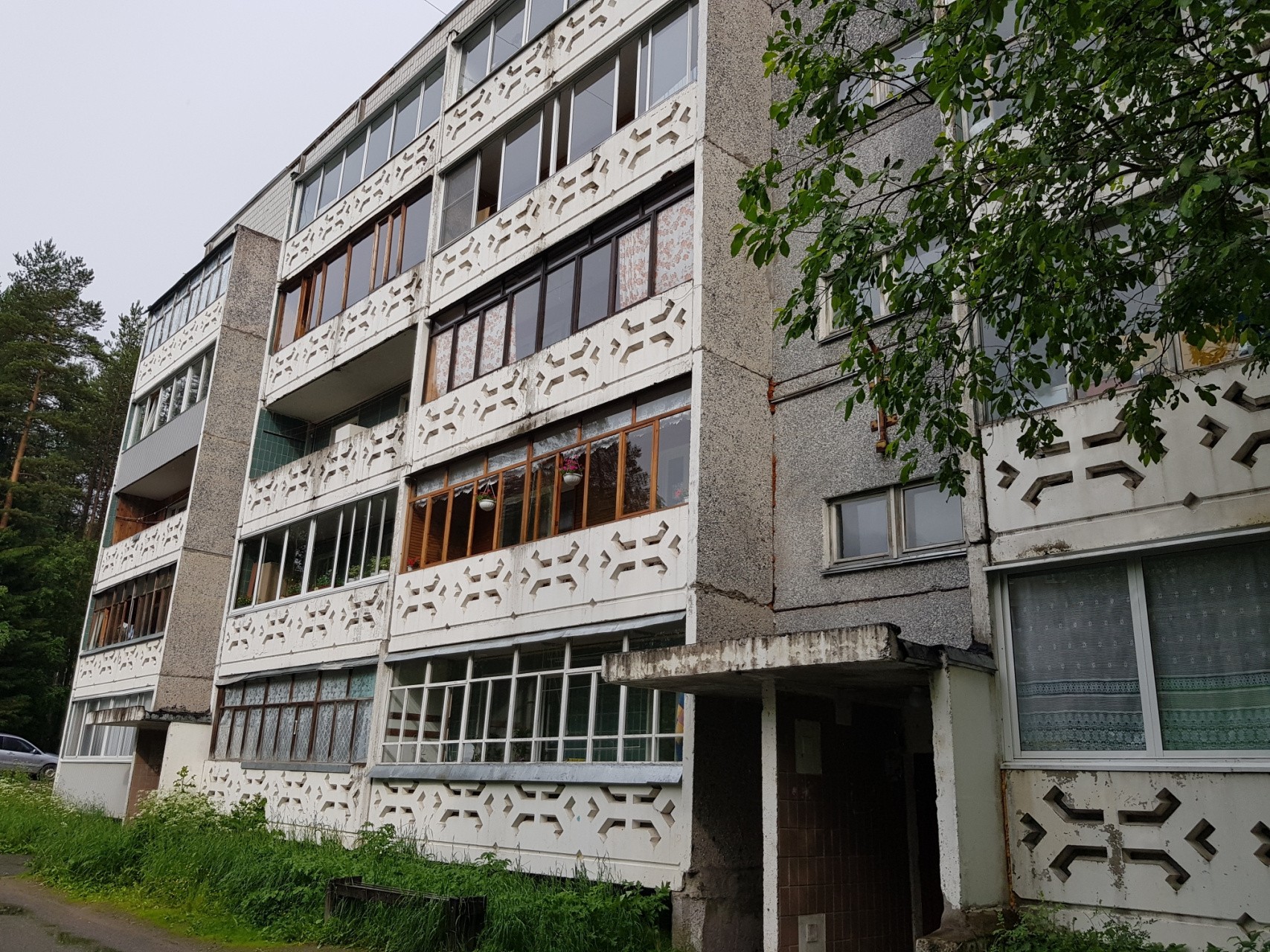 Респ. Карелия, г. Костомукша, ул. Ленинградская, д. 2-фасад здания