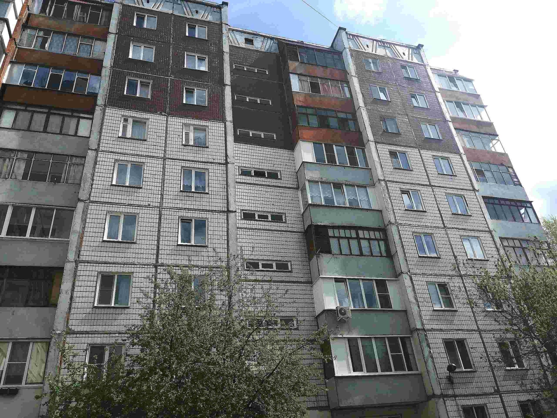 край. Алтайский, г. Барнаул, ул. Антона Петрова, д. 239-фасад здания