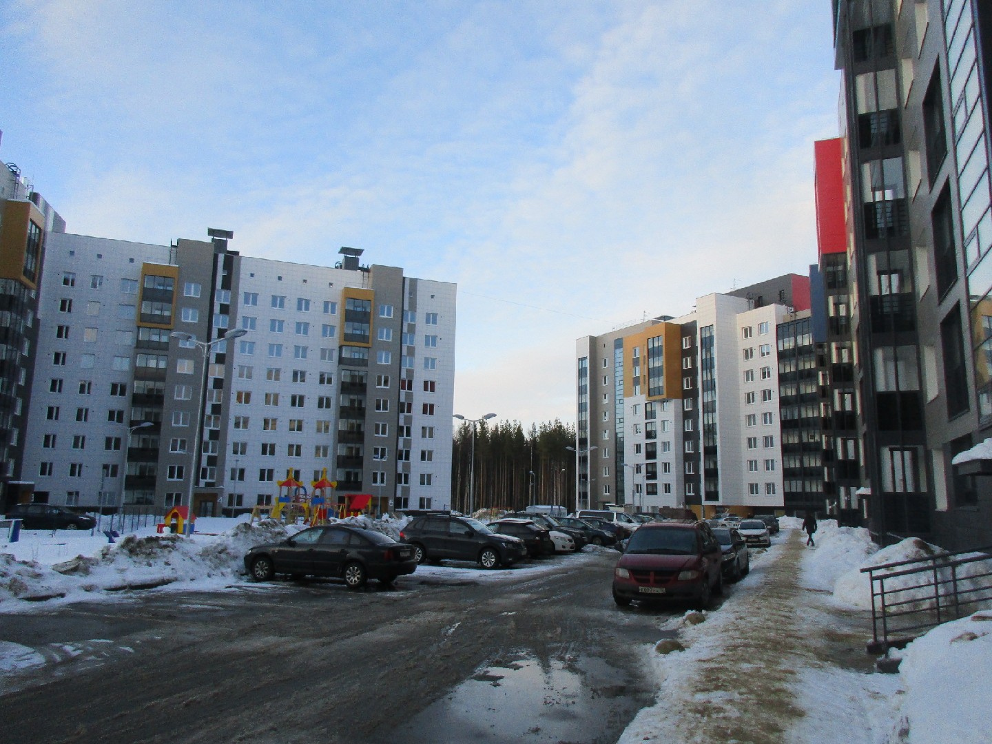 Респ. Карелия, г. Петрозаводск, проезд. Владимира Баскова, д. 2-придомовая территория