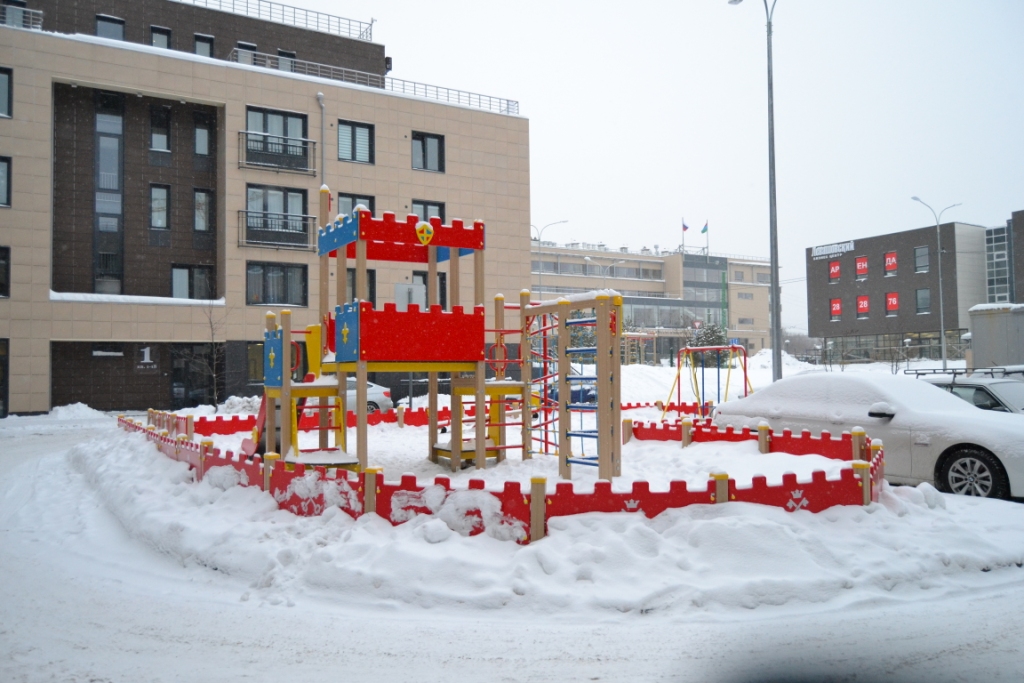 Респ. Карелия, г. Петрозаводск, ул. Еремеева, д. 38-придомовая территория