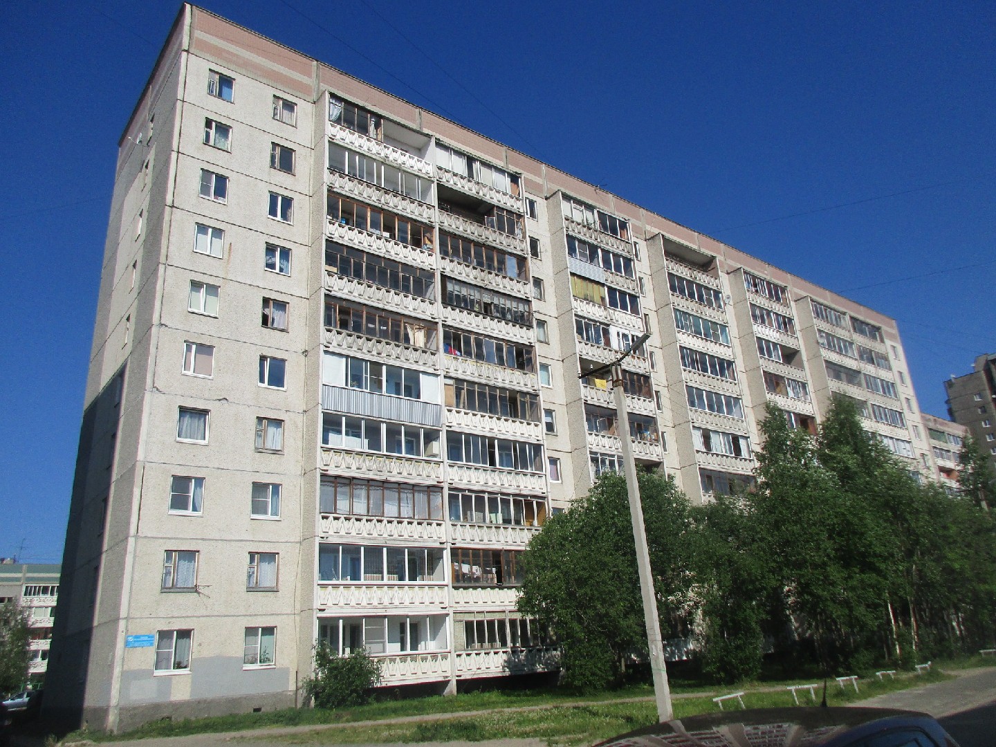 Респ. Карелия, г. Петрозаводск, б-р. Интернационалистов, д. 15-фасад здания
