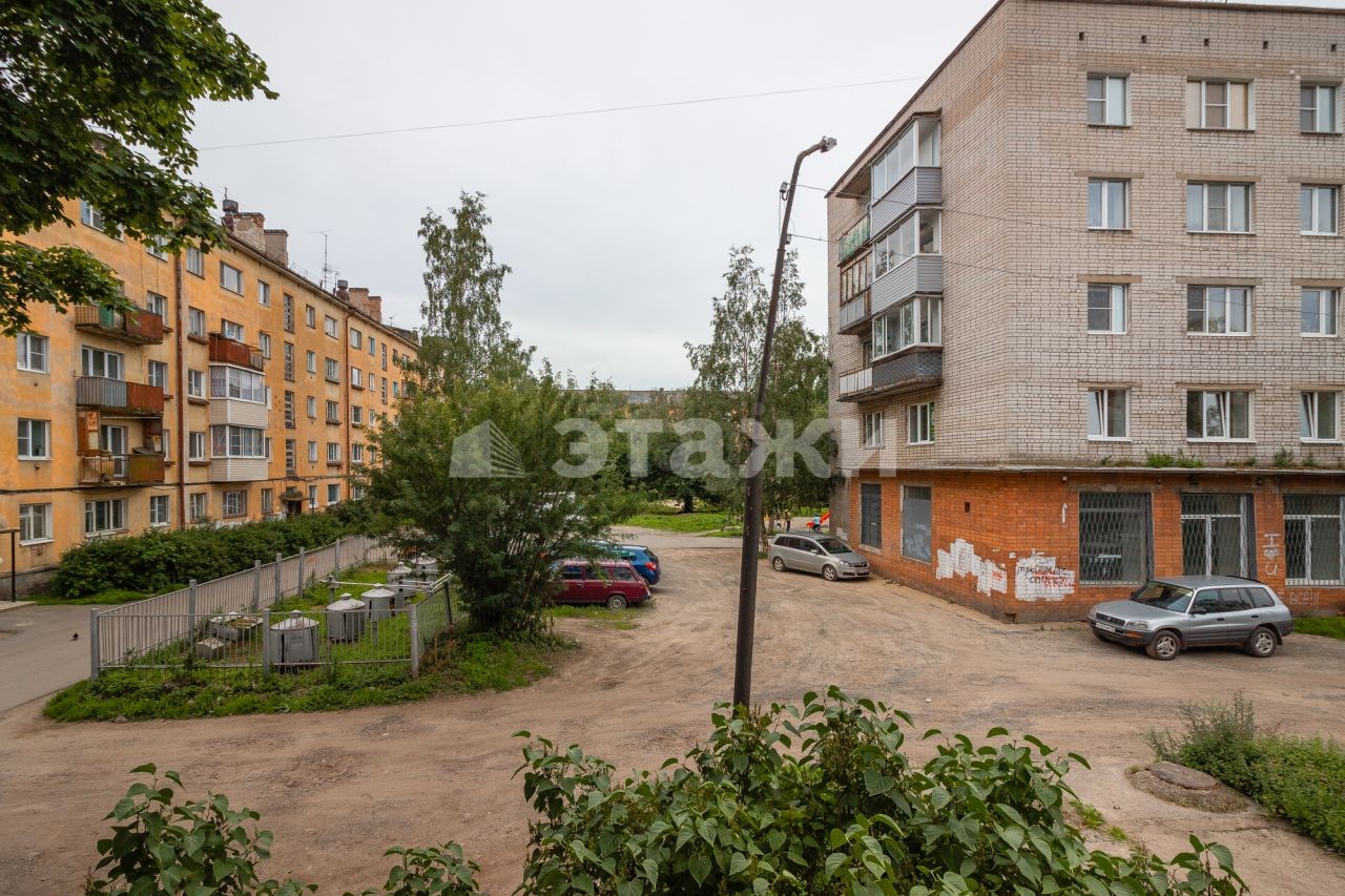 Респ. Карелия, г. Петрозаводск, ул. Луначарского, д. 20-придомовая территория