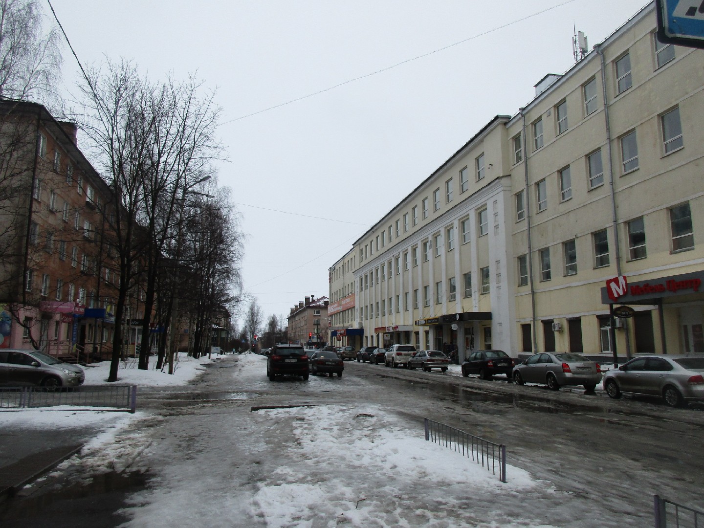 Респ. Карелия, г. Петрозаводск, ул. Максима Горького, д. 28-придомовая территория